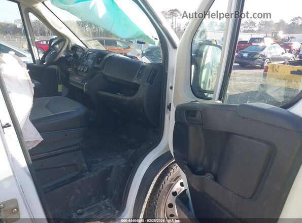 3C6TRVDG9HE545650 2017 RAM PROMASTER 2500 Белый Вид салона спереди