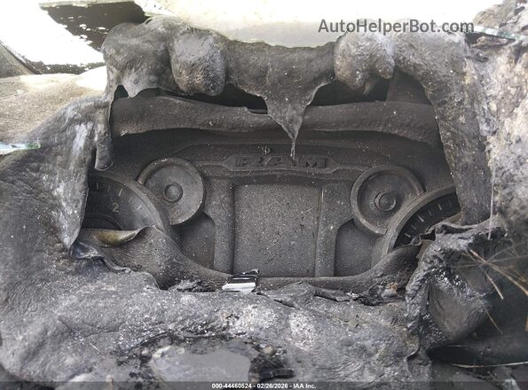 3C6UR5CL4RG411282 2024 RAM 2500 Black Rear seats view