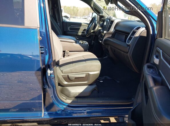 3C6UR5DJ9RG382875 2024 RAM 2500 Dark Blue Widok wnętrza z przodu
