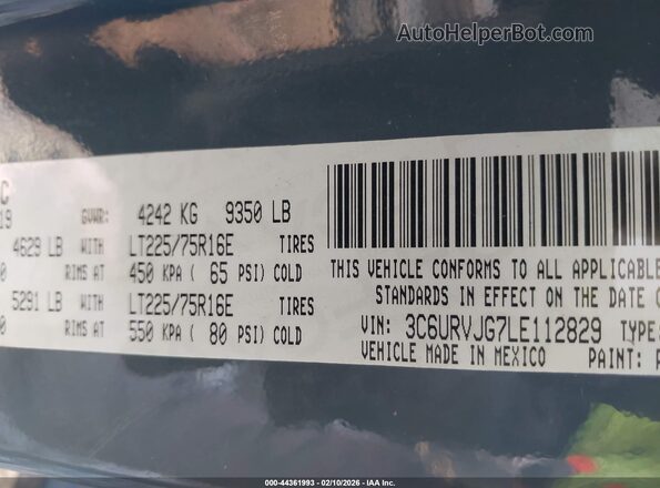 3C6URVJG7LE112829 2020 RAM PROMASTER 3500 Blue Vista del compartimento del motor