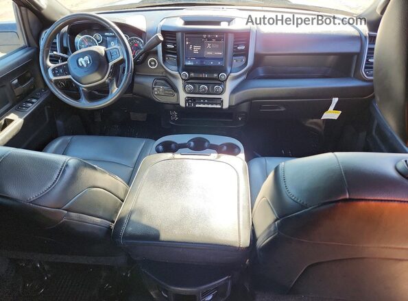 3C7WRNEL8RG275305 2024 RAM 5500 Gray Vista del salpicadero