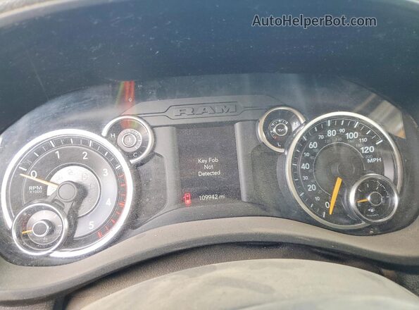 3C7WRTAL8KG553149 2019 RAM 3500 White Instrument cluster view