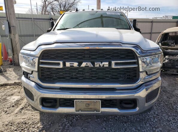 3C7WRTAL8KG553149 2019 RAM 3500 White Front view