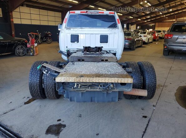 3C7WRTCL3NG265072 2022 RAM 3500 White Vista interior delantera