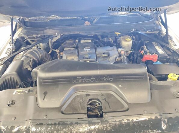 3C7WRTCL3NG265072 2022 RAM 3500 White Vista del compartimento del motor