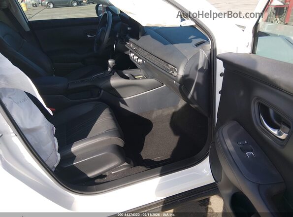 3CZRZ1H70RM760020 2024 HONDA HR-V White Вид салону спереду