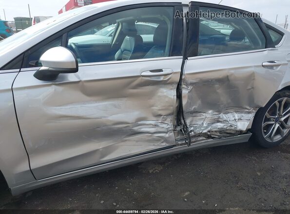 3FA6P0HD4HR140986 2017 FORD FUSION Silver Դիմացի տեսք