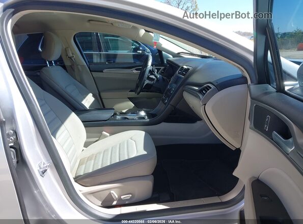3FA6P0HD6JR285968 2018 FORD FUSION Silver წინა სალონის ხედი