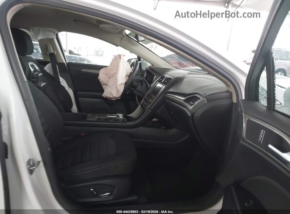 3FA6P0HD7HR242878 2017 FORD FUSION Белый Вид салона спереди