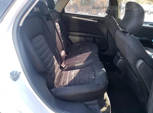 3FA6P0HD9GR250253 2016 FORD FUSION White Vista de los asientos traseros