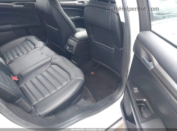 3FA6P0PU3JR193749 2018 FORD FUSION ENERGI White Widok naklejki z numerem VIN