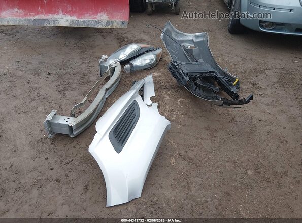 3FADP4BJ2JM111311 2018 FORD FIESTA Silver 