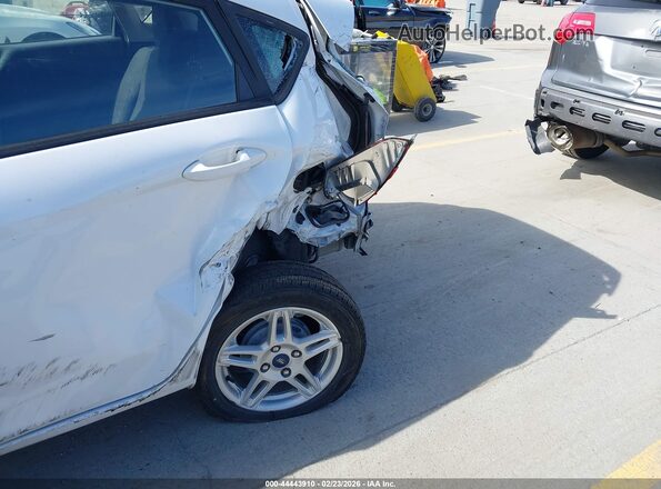 3FADP4EJ9KM157151 2019 FORD FIESTA White Widok z przodu