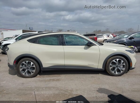 3FMTK1R42SMA49022 2025 FORD MUSTANG MACH-E Beige Rear interior view