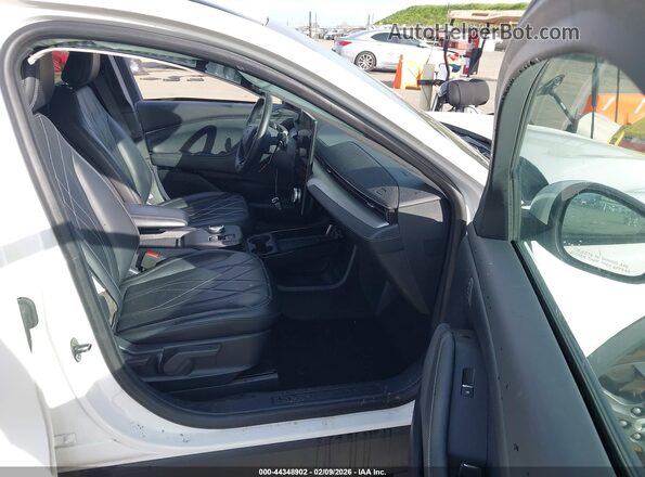 3FMTK1RM1MMA44025 2021 FORD MUSTANG MACH-E White Front interior view