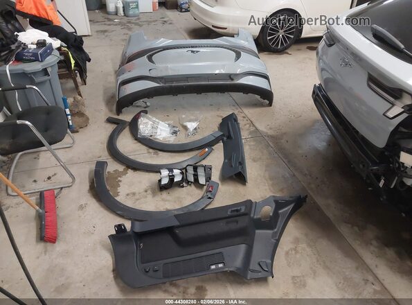 3FMTK1S57RMA43472 2024 FORD MUSTANG MACH-E Gray Widok zestawu wskaźników
