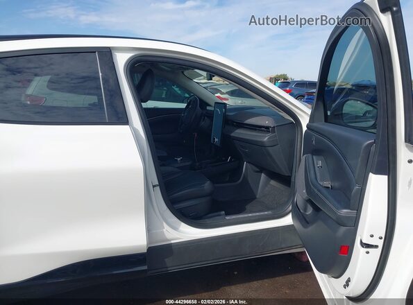 3FMTK3RM2PMA31302 2023 FORD MUSTANG MACH-E PREMI White Widok wnętrza z przodu