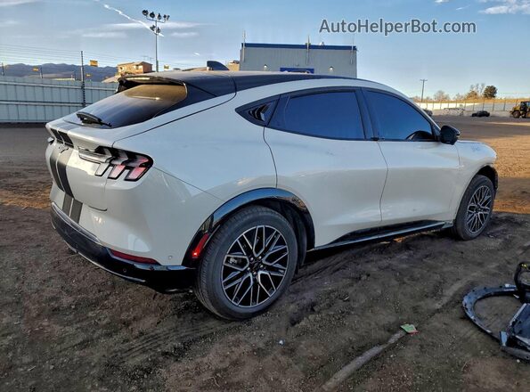 3FMTK3S5XRMA18741 2024 FORD MUSTANG MACH-E PREMI White 