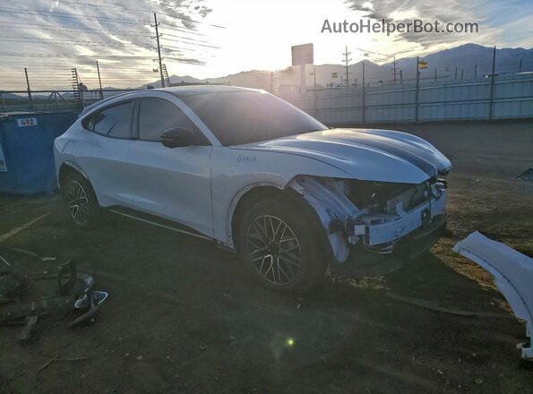 3FMTK3S5XRMA18741 2024 FORD MUSTANG MACH-E PREMI White 