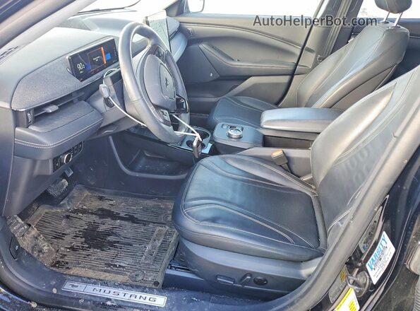 3FMTK3SS3PMA39840 2023 FORD MUSTANG MACH-E PREMI Black Front interior view