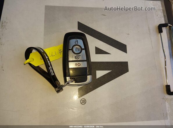 3FMTK3SU6PMB09798 2023 FORD MUSTANG MACH-E PREMI Gray Widok deski rozdzielczej