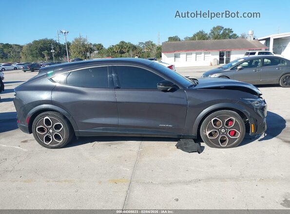 3FMTK4SE4NMA13681 2022 FORD MUSTANG MACH-E Серый Вид задней части салона