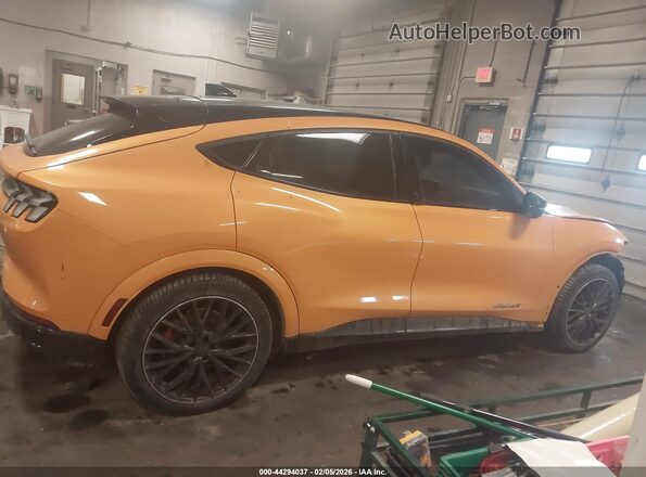 3FMTK4SX3NMA14015 2022 FORD MUSTANG MACH-E Orange Vista interior de 360 grados
