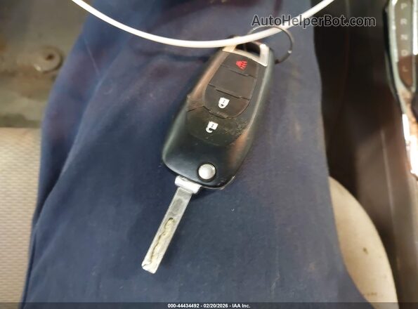 3G1BE6SM1HS607230 2017 CHEVROLET CRUZE Белый Вид панели приборов