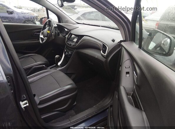 3GNCJLSB8KL121950 2019 CHEVROLET TRAX Синий Вид салона спереди