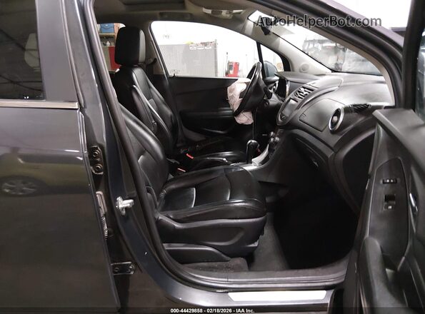 3GNCJMSB7GL261517 2016 CHEVROLET TRAX Золотой Вид салона спереди