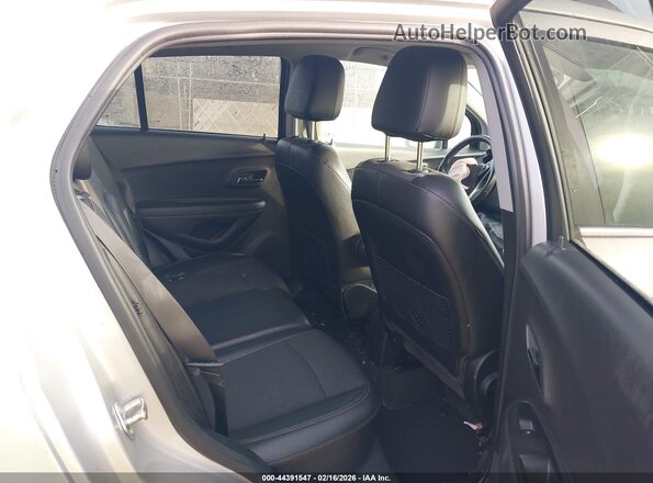3GNCJPSB7KL358176 2019 CHEVROLET TRAX Silver VIN կոդի պիտակի տեսք
