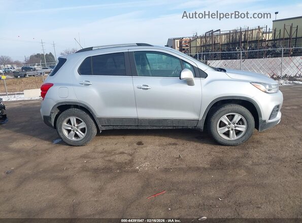3GNCJPSB7KL358176 2019 CHEVROLET TRAX Silver Սալոնի հետևի տեսք