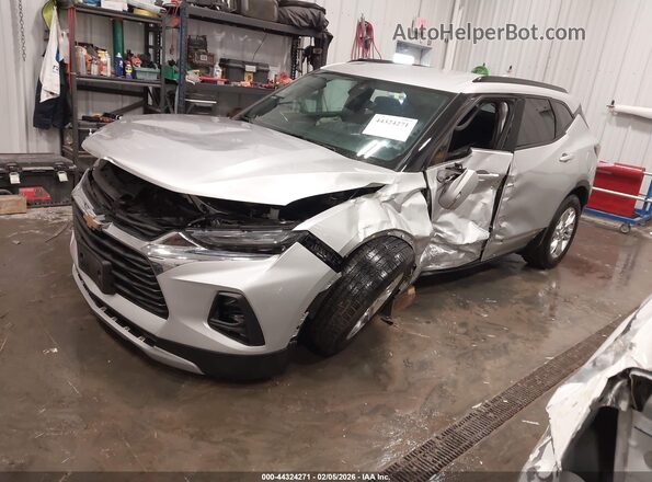 3GNKBJRS1MS557132 2021 CHEVROLET BLAZER Silver Передня ліва чверть