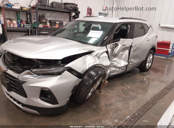 3GNKBJRS1MS557132 2021 CHEVROLET BLAZER Silver Вид спереду