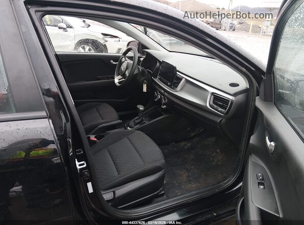 3KPA24AD0PE578950 2023 KIA RIO Black Vista interior delantera
