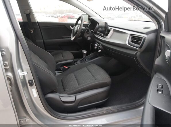3KPA24AD8PE561572 2023 KIA RIO Серый Вид салона спереди