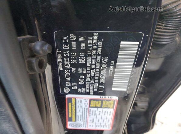 3KPA25AB7JE087576 2018 KIA RIO Black Widok komory silnika