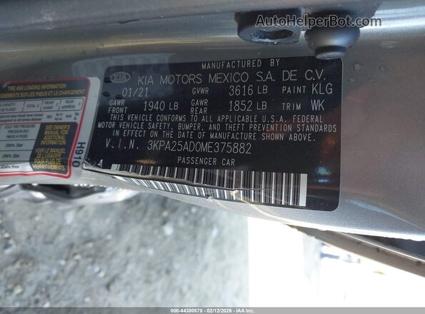 3KPA25AD0ME375882 2021 KIA RIO 5-DOOR Gray Vista del compartimento del motor