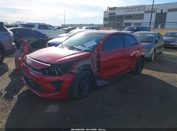 3KPA25AD0PE518124 2023 KIA RIO 5-DOOR Red წინა მარცხენა ხედი სამი მეოთხედიდან