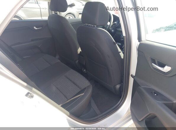 3KPA25AD7PE560693 2023 KIA RIO 5-DOOR Silver VIN კოდის სტიკერის ხედი