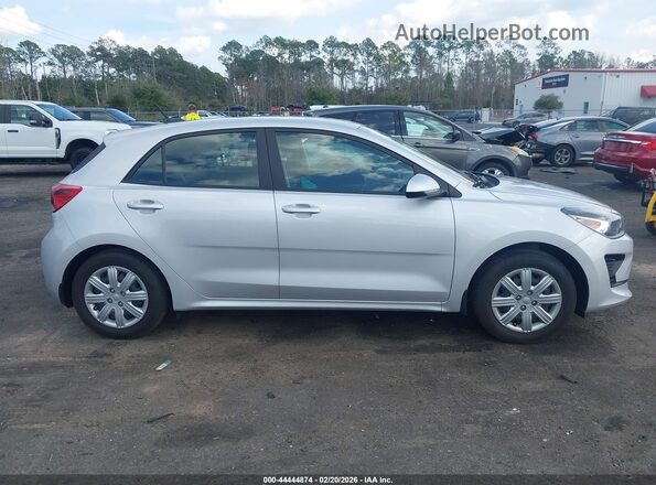 3KPA25AD7PE560693 2023 KIA RIO 5-DOOR Silver უკანა სალონის ხედი