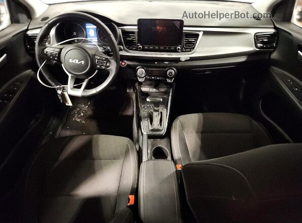 3KPA35AD5NE445097 2022 KIA RIO Red Dashboard view