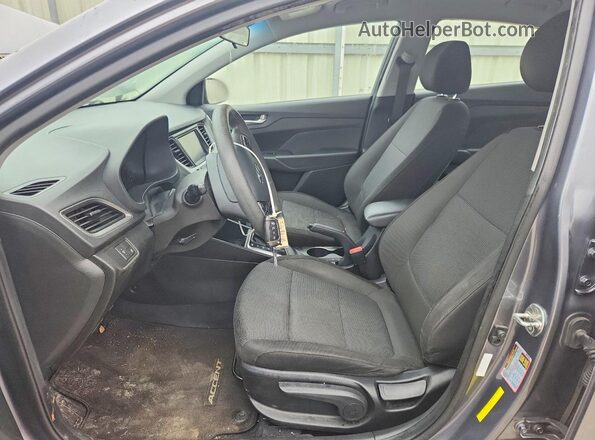 3KPC24A31JE020385 2018 HYUNDAI ACCENT Gray Vista interior delantera