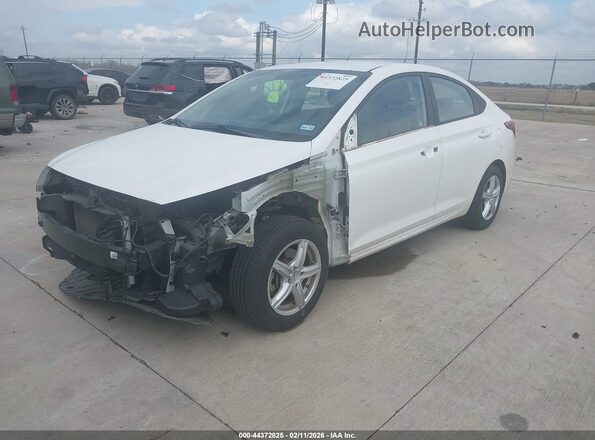 3KPC24A32JE012375 2018 HYUNDAI ACCENT White Vista frontal