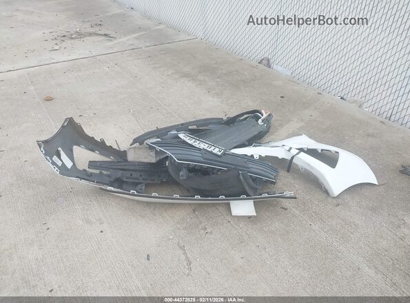 3KPC24A32JE012375 2018 HYUNDAI ACCENT White Vista del cuadro de instrumentos