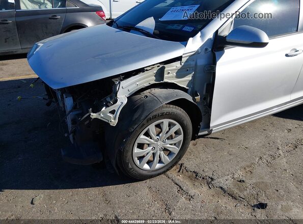 3KPC24A69LE092352 2020 HYUNDAI ACCENT Silver Widok z przodu