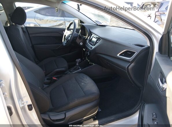 3KPC24A69LE092352 2020 HYUNDAI ACCENT Silver Widok wnętrza z przodu