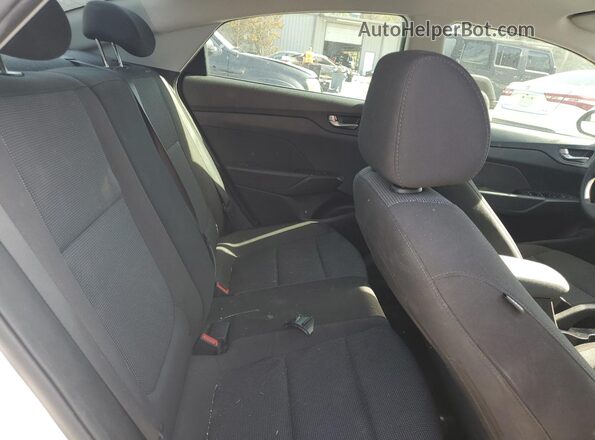 3KPC24A69NE187769 2022 HYUNDAI ACCENT Silver Հետևի նստատեղերի տեսք