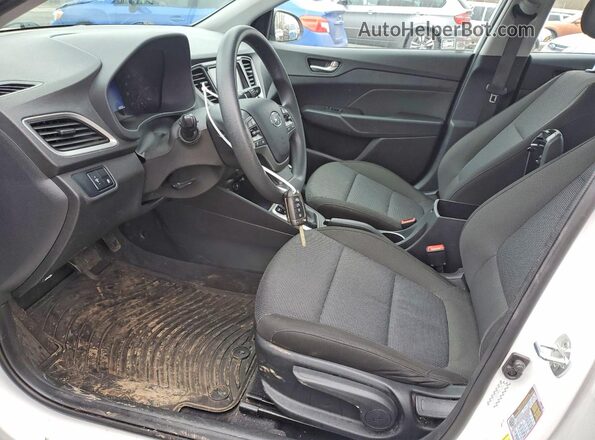 3KPC24A6XNE156272 2022 HYUNDAI ACCENT White Widok wnętrza z przodu