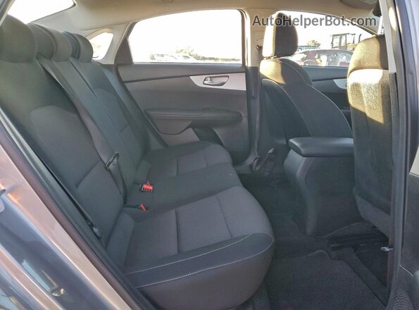 3KPF24AD0PE607160 2023 KIA FORTE Silver უკანა სავარძლების ხედი